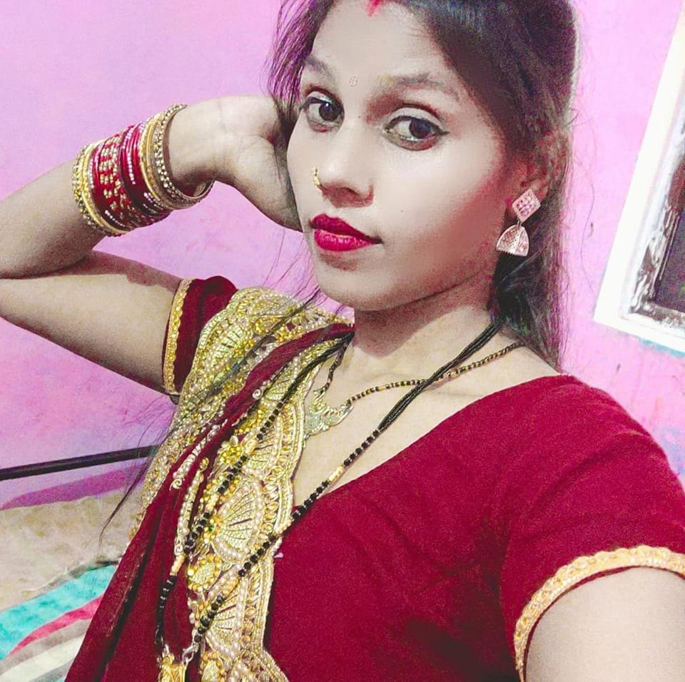 Mata Rani ki Puja hone ja raha hai abhi theek Nahin dikh raha Mata Rani ...