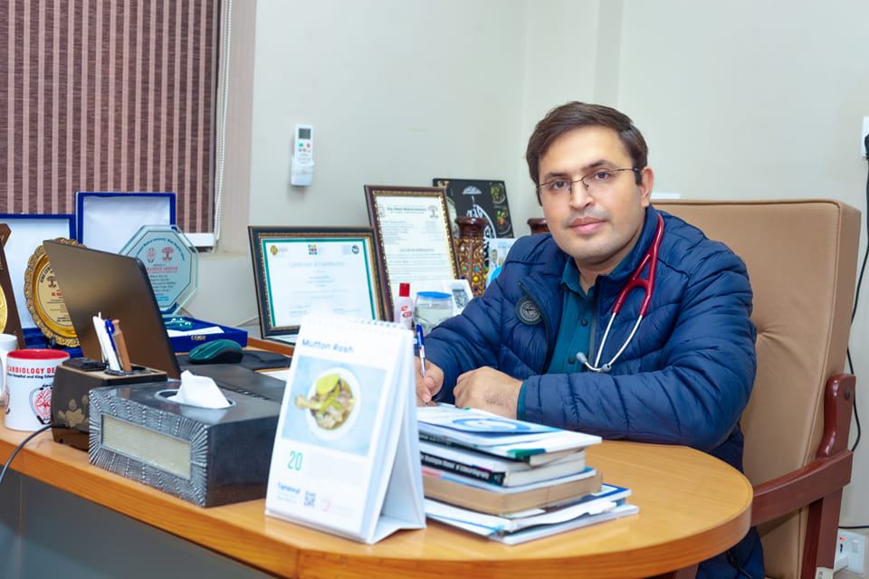 dr-rameez-akhtar-interventional-cardiologist