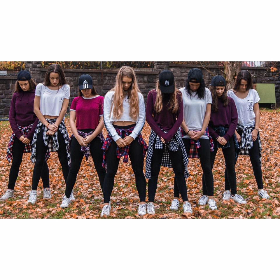 BLACK ROSES CREW