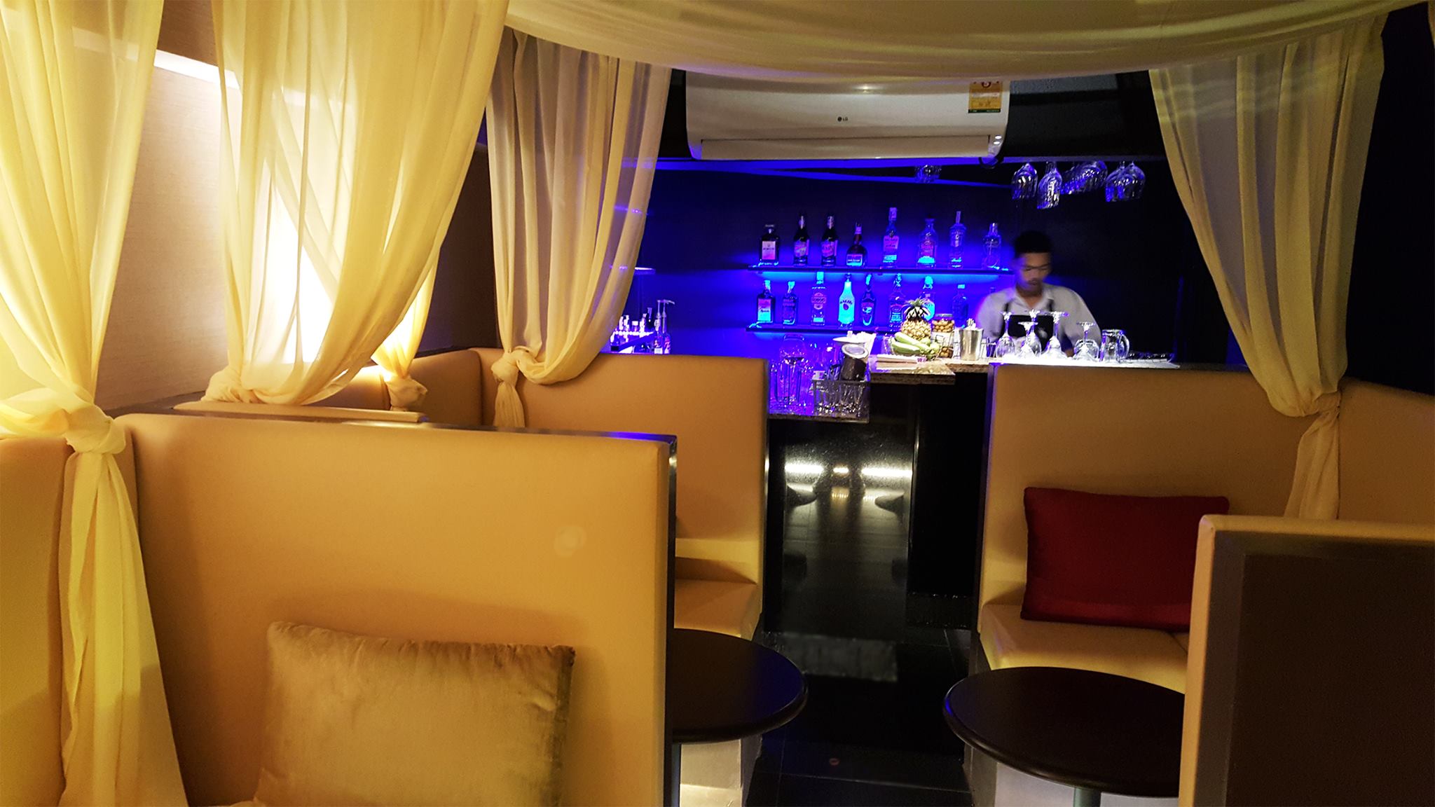 VIP Bookings -White Rabbit Lounge Bar | Bangkok