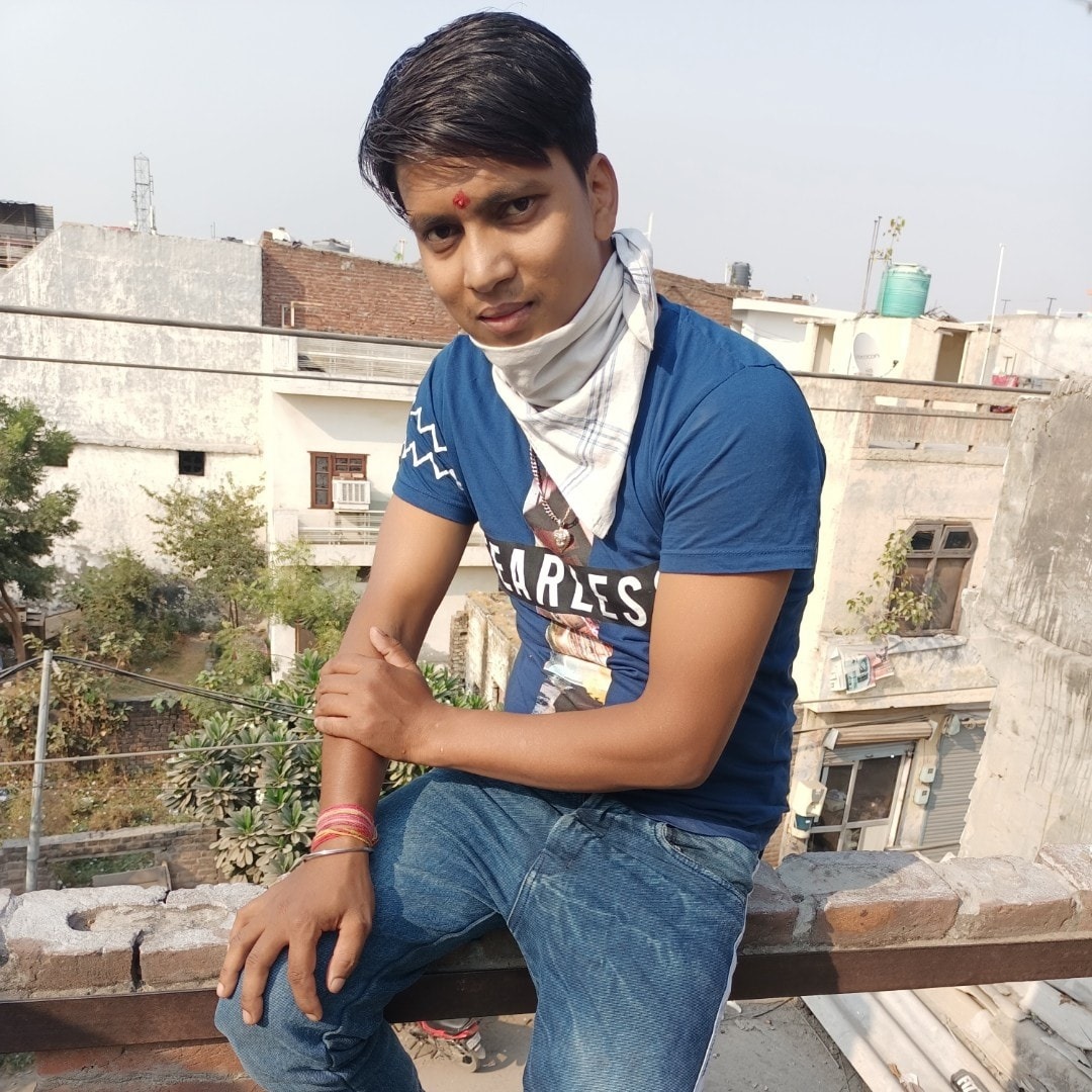 Sunil KUMAR Nice y Sia