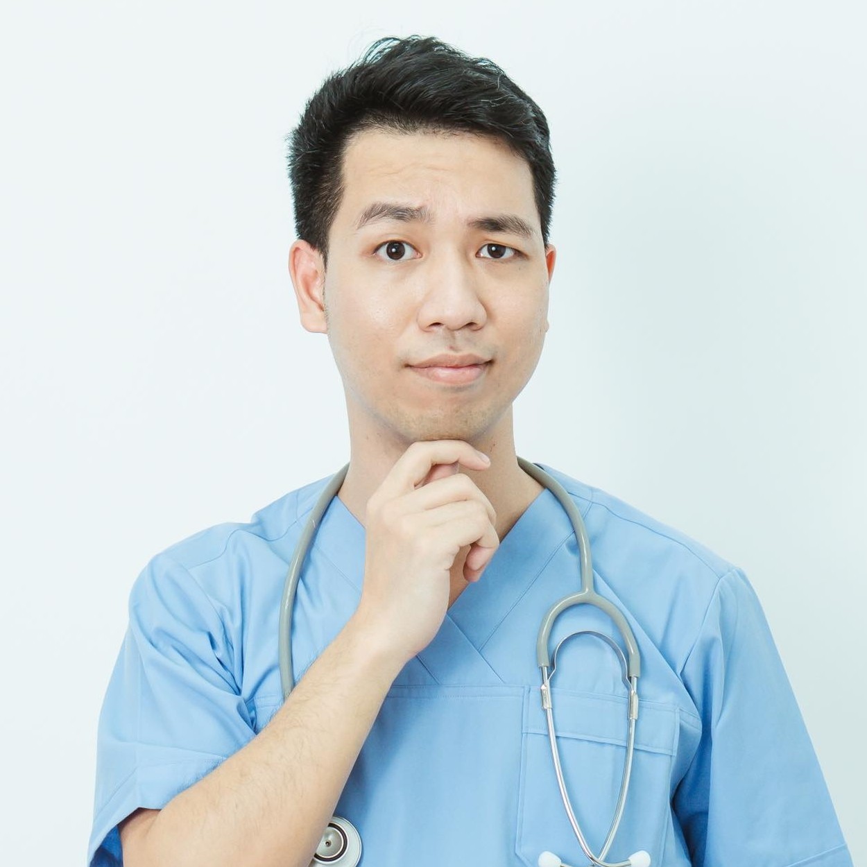 Cho em hỏi bé mắc ev71 Tay chân miệng nhưng ko sốt và ko loét miệng ...