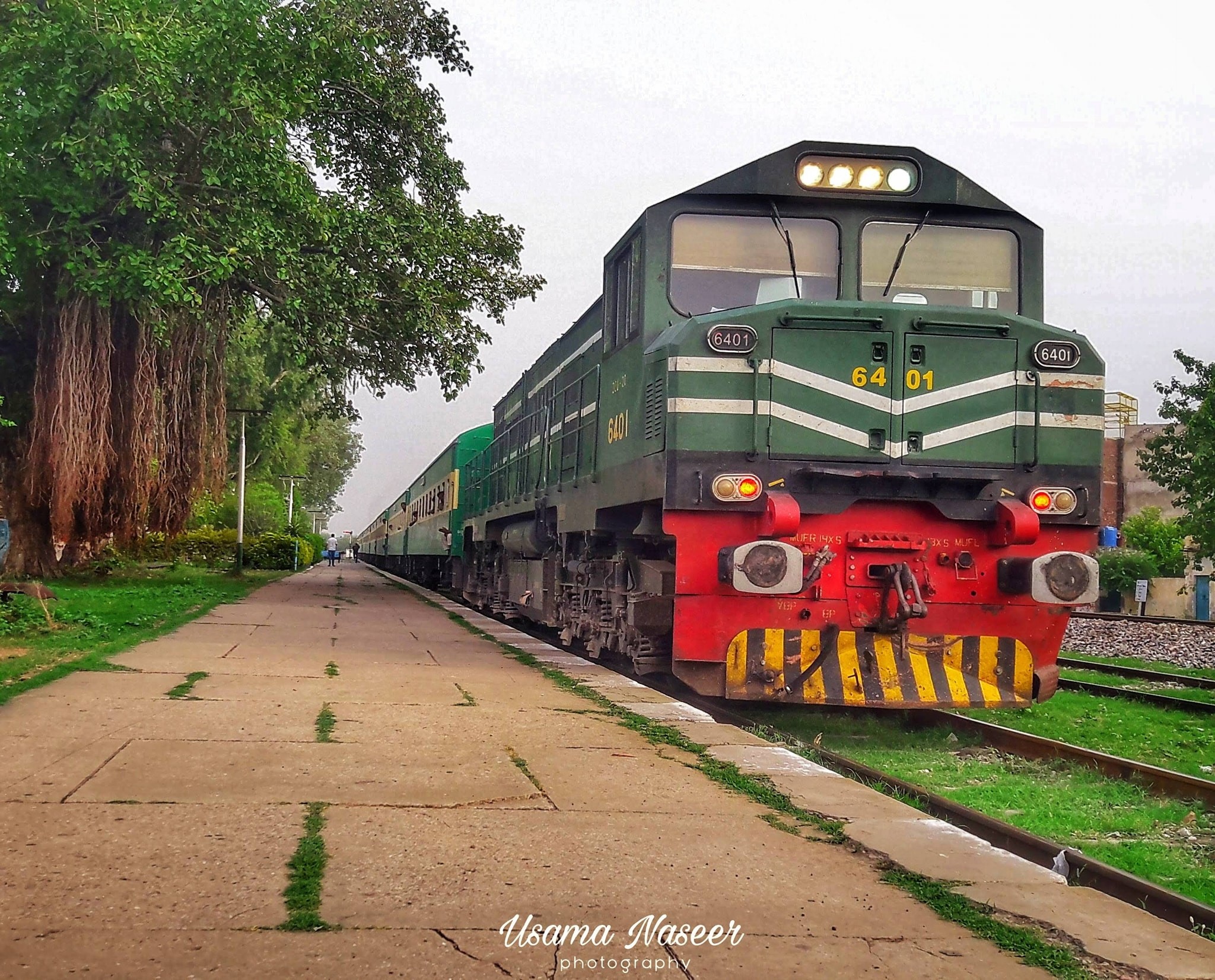 Railgari - Pakistan Railways | Railgari *ٹنڈو آدم* 27اپ شالیمار ...