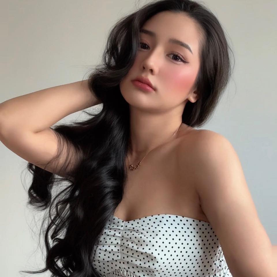 Pretty girls fix their hair, always 🌷💁🏻‍♀️ #hairtutorial #subi # ...