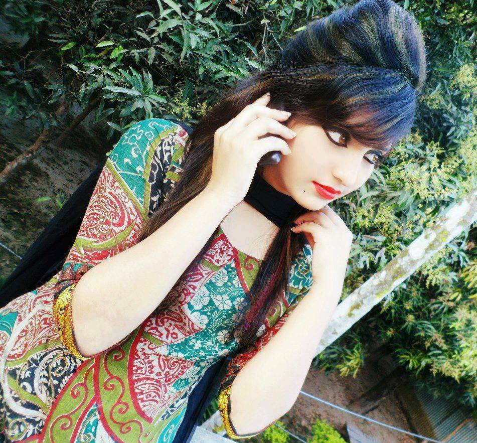 Is dard,e,dil ki sifarish ab kr de koi yahan.