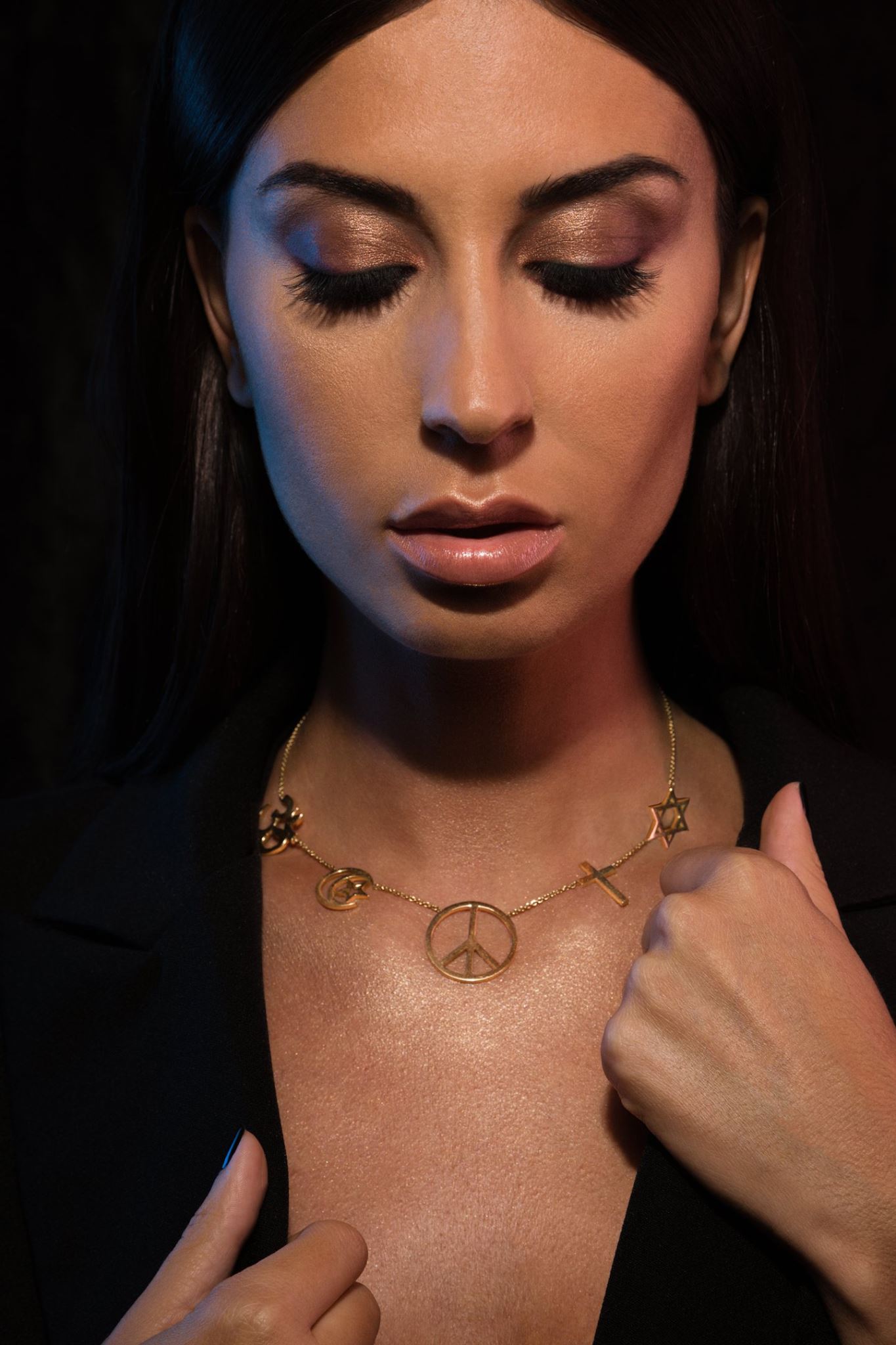 Collier Peace Is My Religion