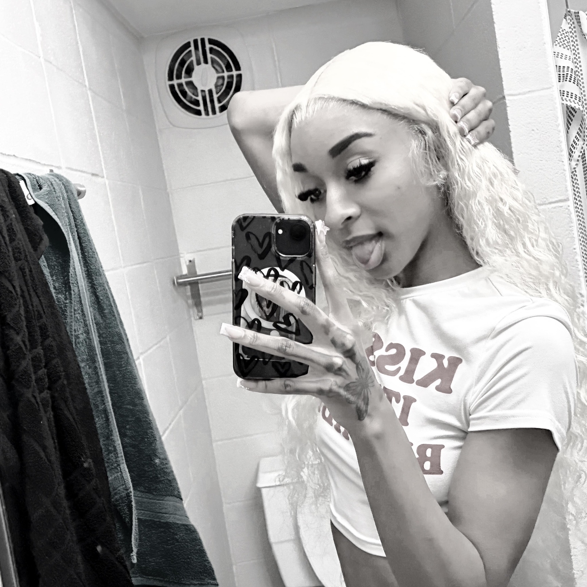 Any hair stylist that does color | Facebook