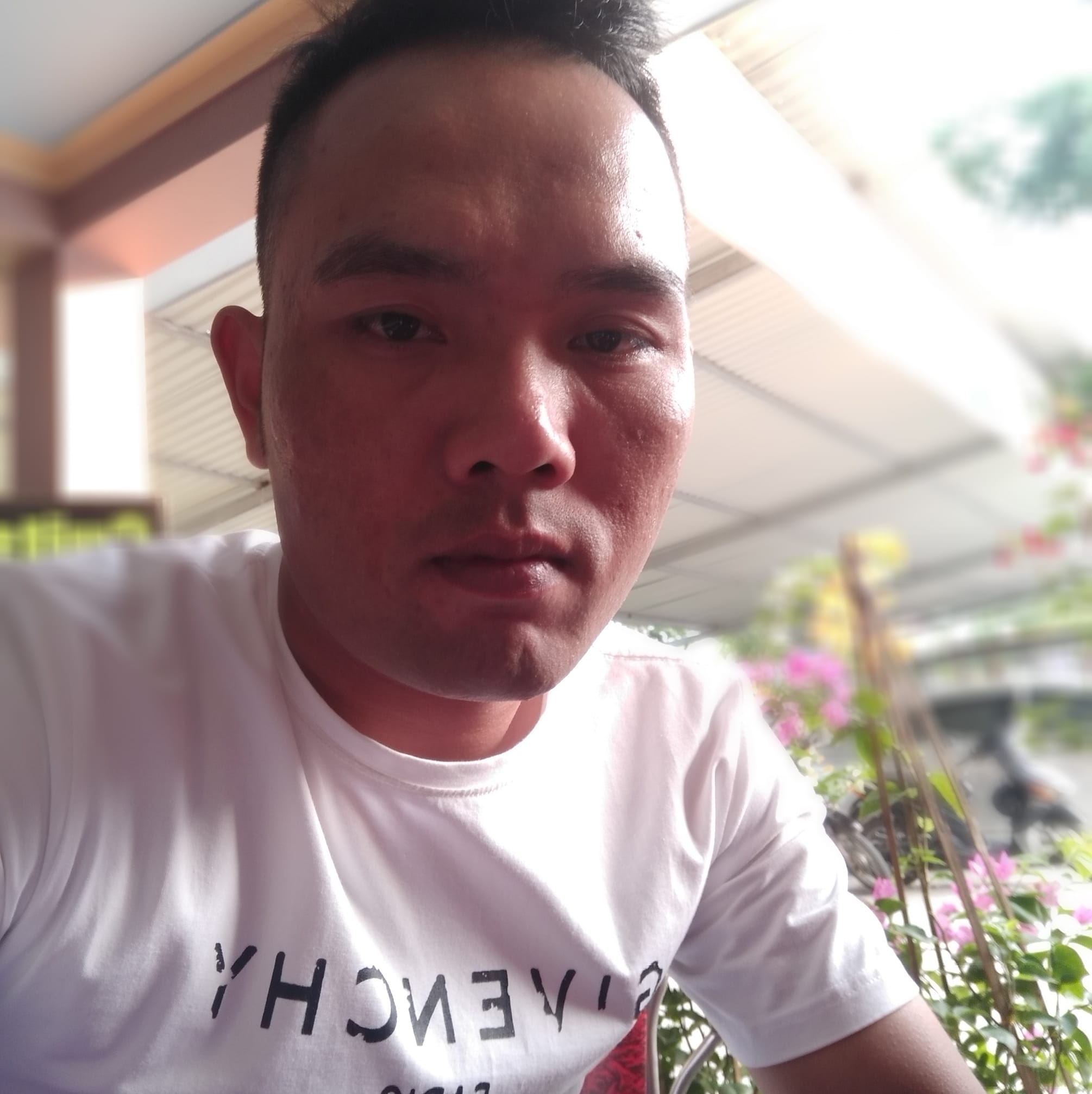 Sơn râu vlog