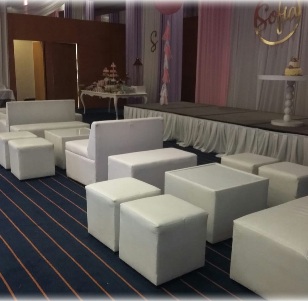 Renta de Letras Gigantes y Salas Lounge