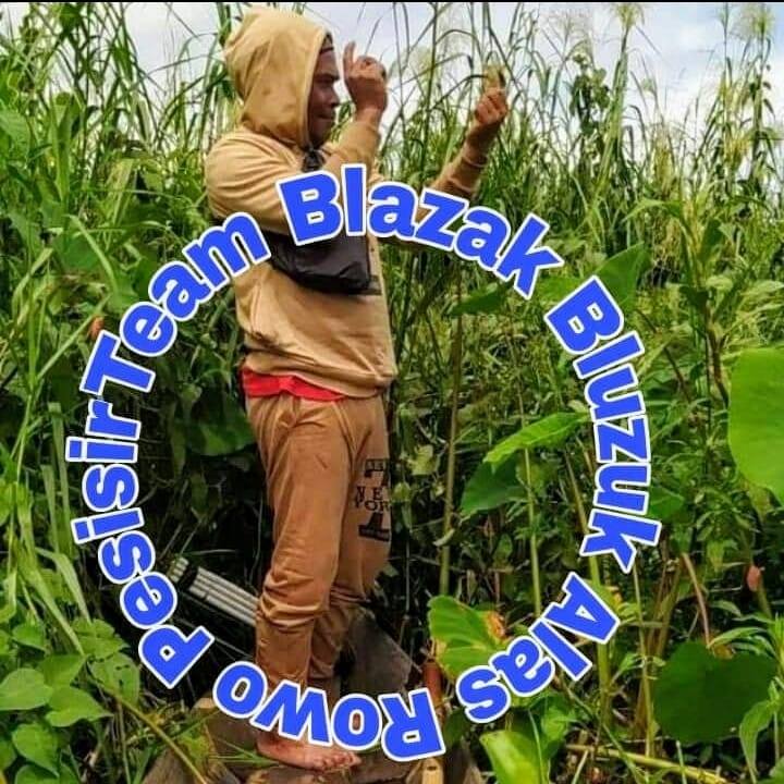 Guru kencing berdiri Murid kencing berlari... Njih hu Aplez Returns ...