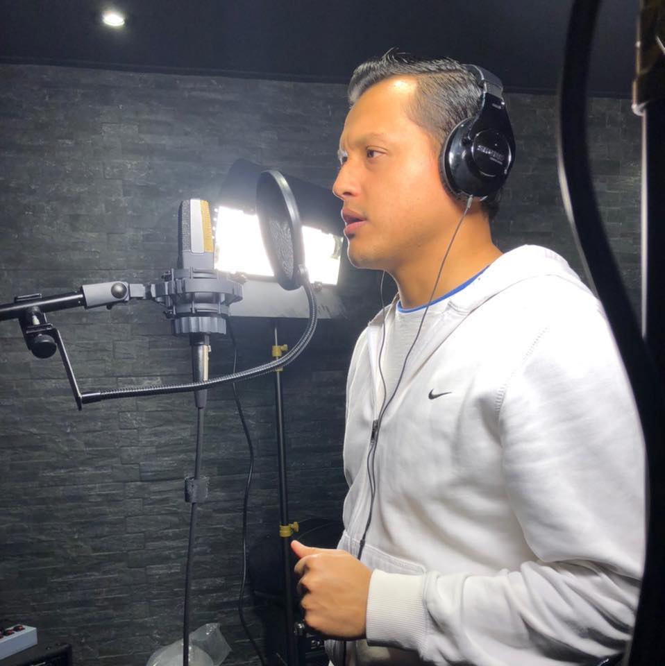 Edwin Bond Locutor comercial