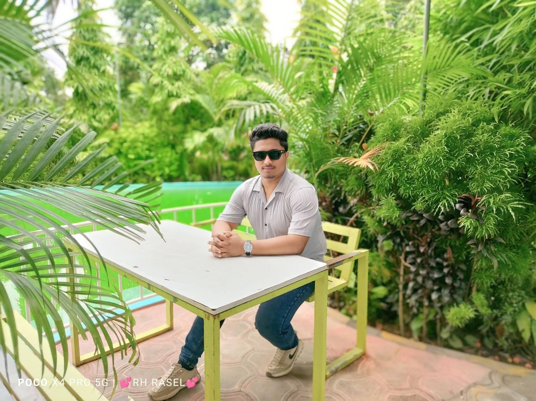 Romanul Haque Rasel