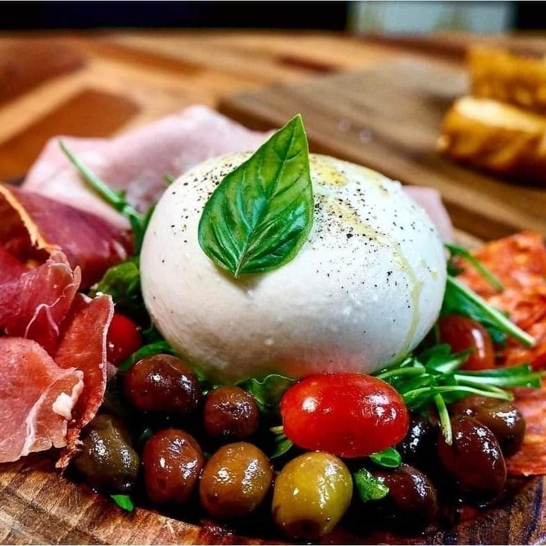 Roma delivery - Mozzarella de bufala 2 x 12$ Bocconcini 10x 12$ Ricotta ...