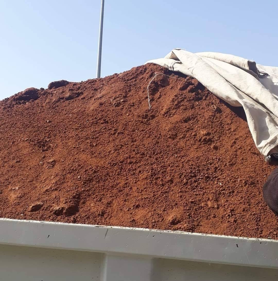 تراب احمر زراعي _ المفرق
