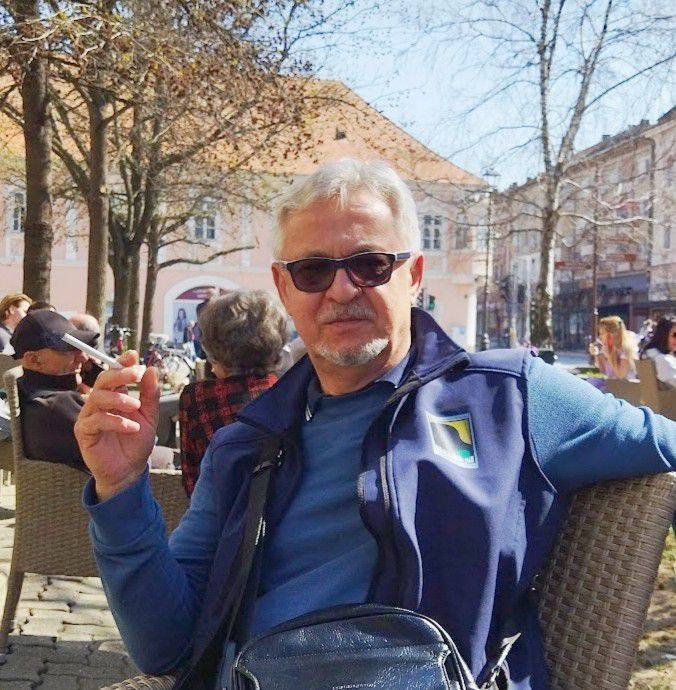 Evo ko u stvari donosi sve odluke.. on je i finansijer i projektant i ...