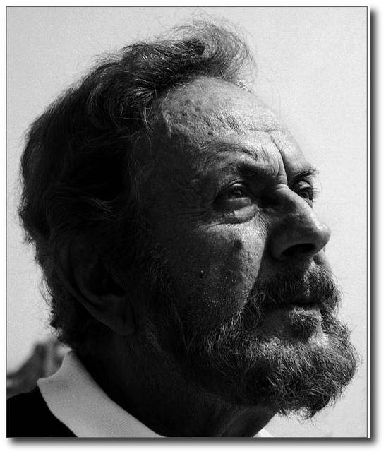 یانیس ریتسوس Yannis Ritsos