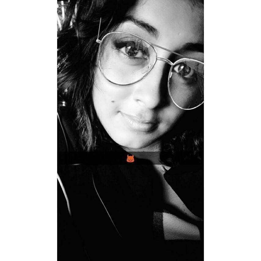 Stefany R