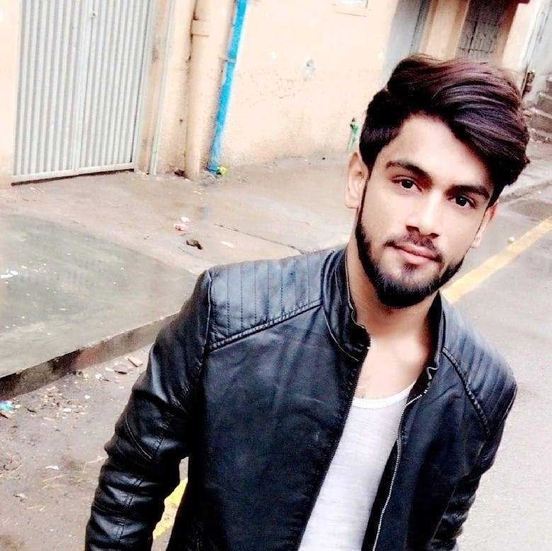Khizar Abbas wri8s