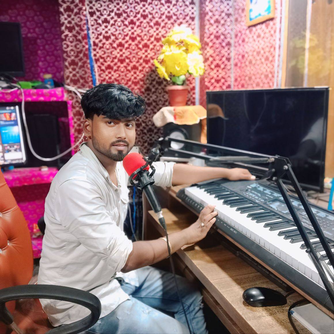 Singer Saifi Raj