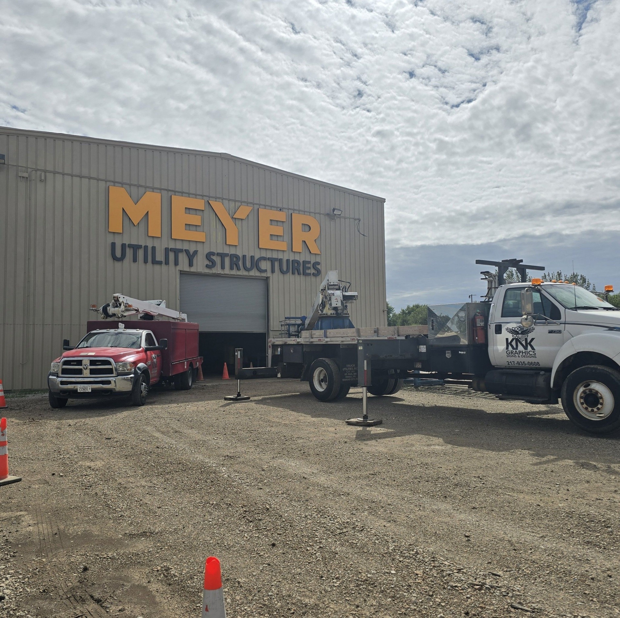 KNK Graphics LLC | Clinton IL
