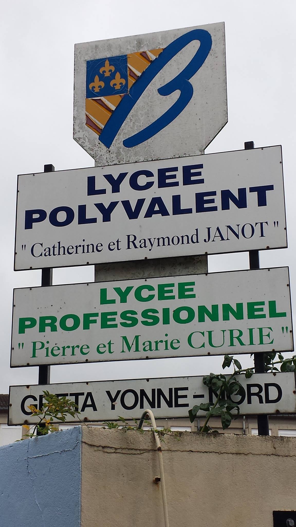 Lycee Pierre Et Marie Curie Sens