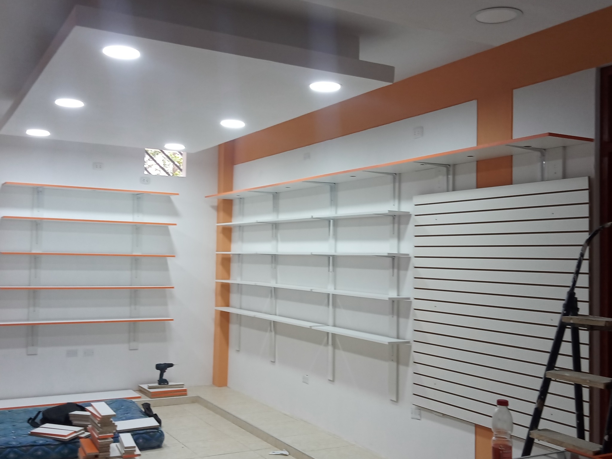 Proyectos y Trabajos en Melamina, Boticas, Bodegas, Mobiliario Chiclayo.