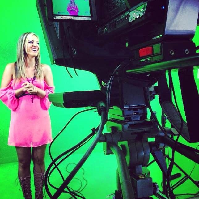 Become a TV Host and Lifestyle Blogger