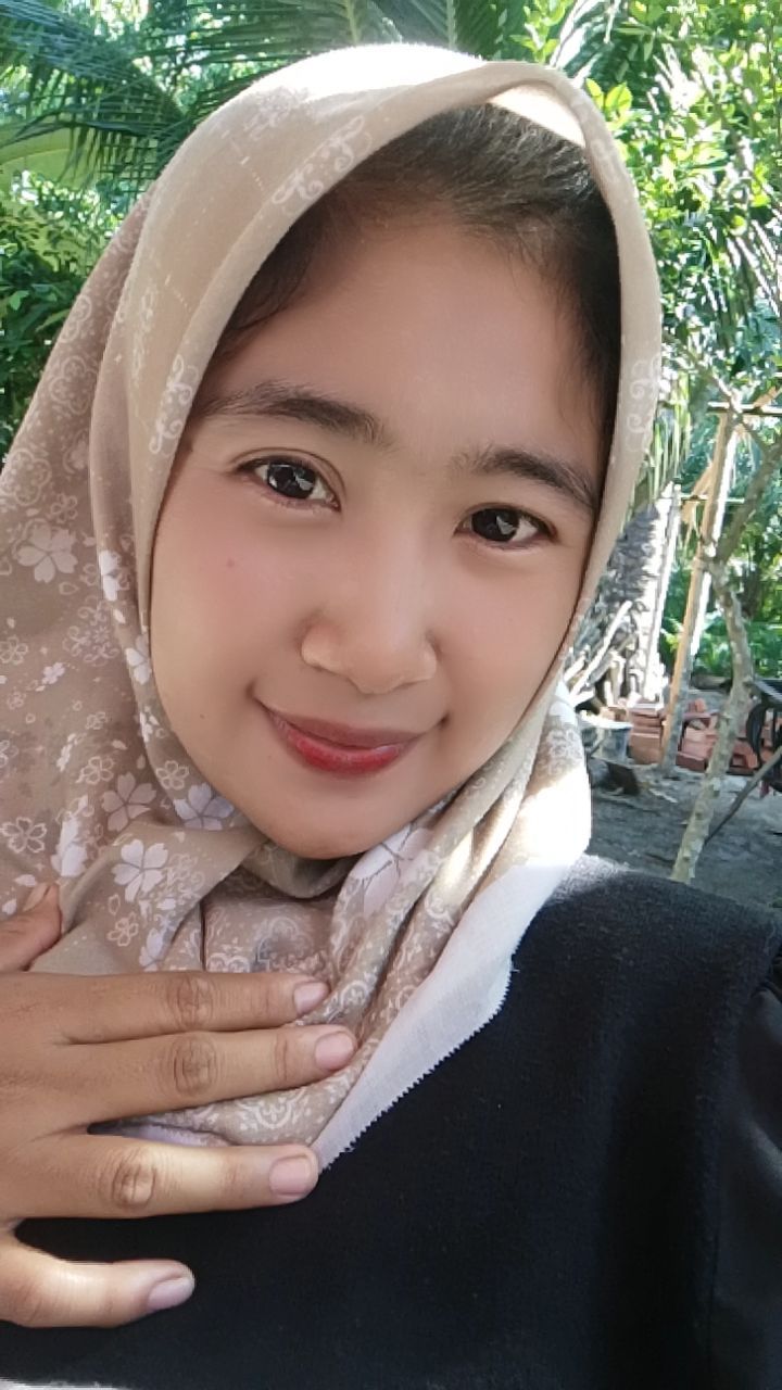 Sebenarnya aku suka vidio in hal” random macam gini, soal nya lumayan ...