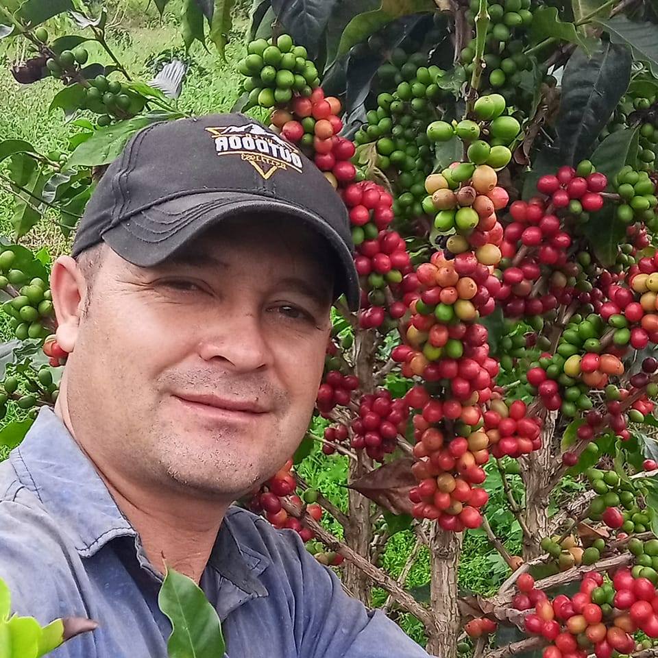 🌿 sacrificios del campo🌨️ | Hermides Valenzuela Martinez