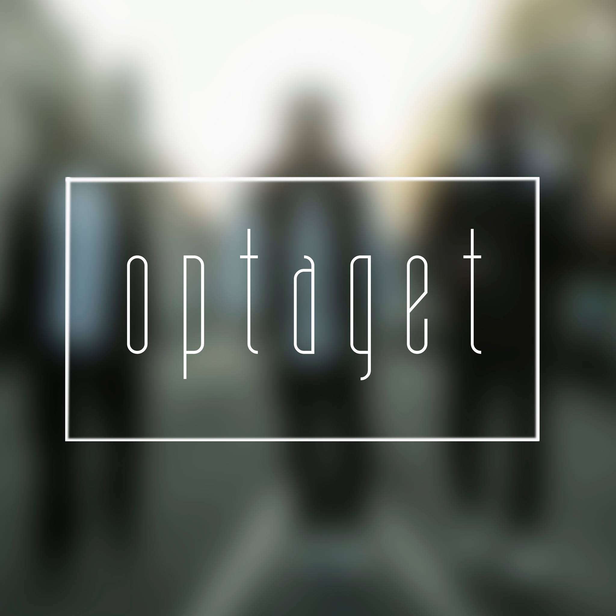 optaget - Berg og Sebastian North har været ude i at pynte i Aarhus C ...