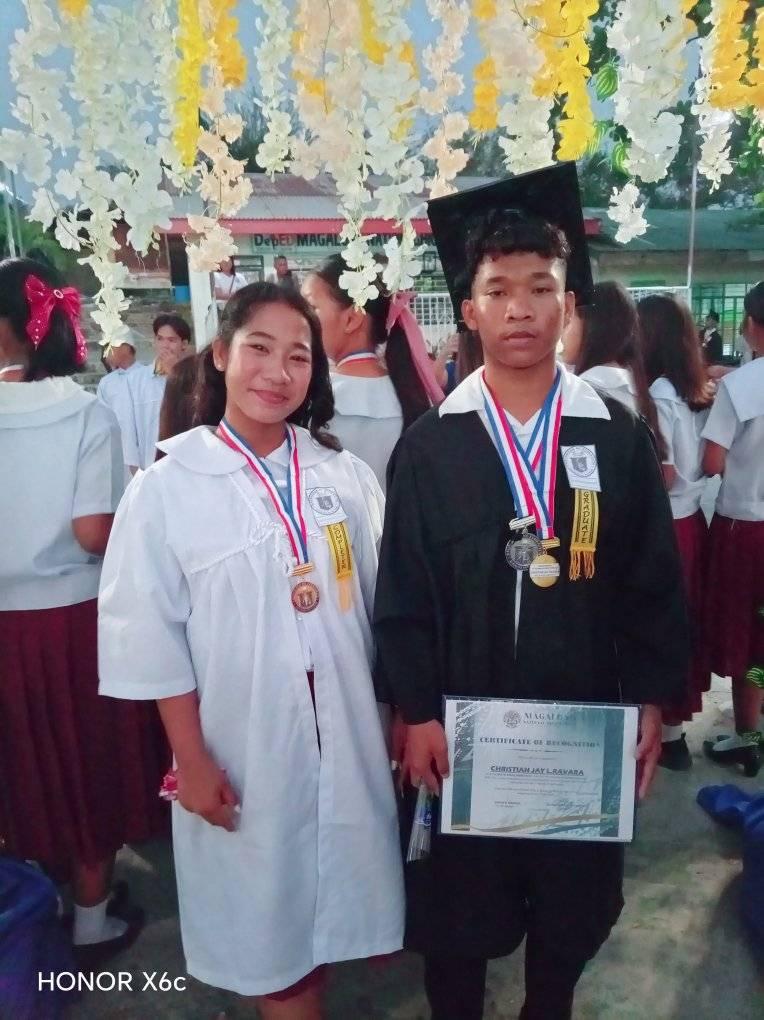 Sa gusto mag pa send follow at share lang nasa messenger na sa inyo to ...