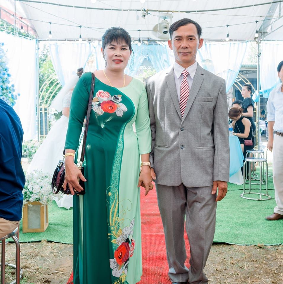 Người - BÒN NƠI KHỐ RÁCH ĐÃI NƠI QUẦN HỒNG Người phụ nữ hỏi thằng bé ...