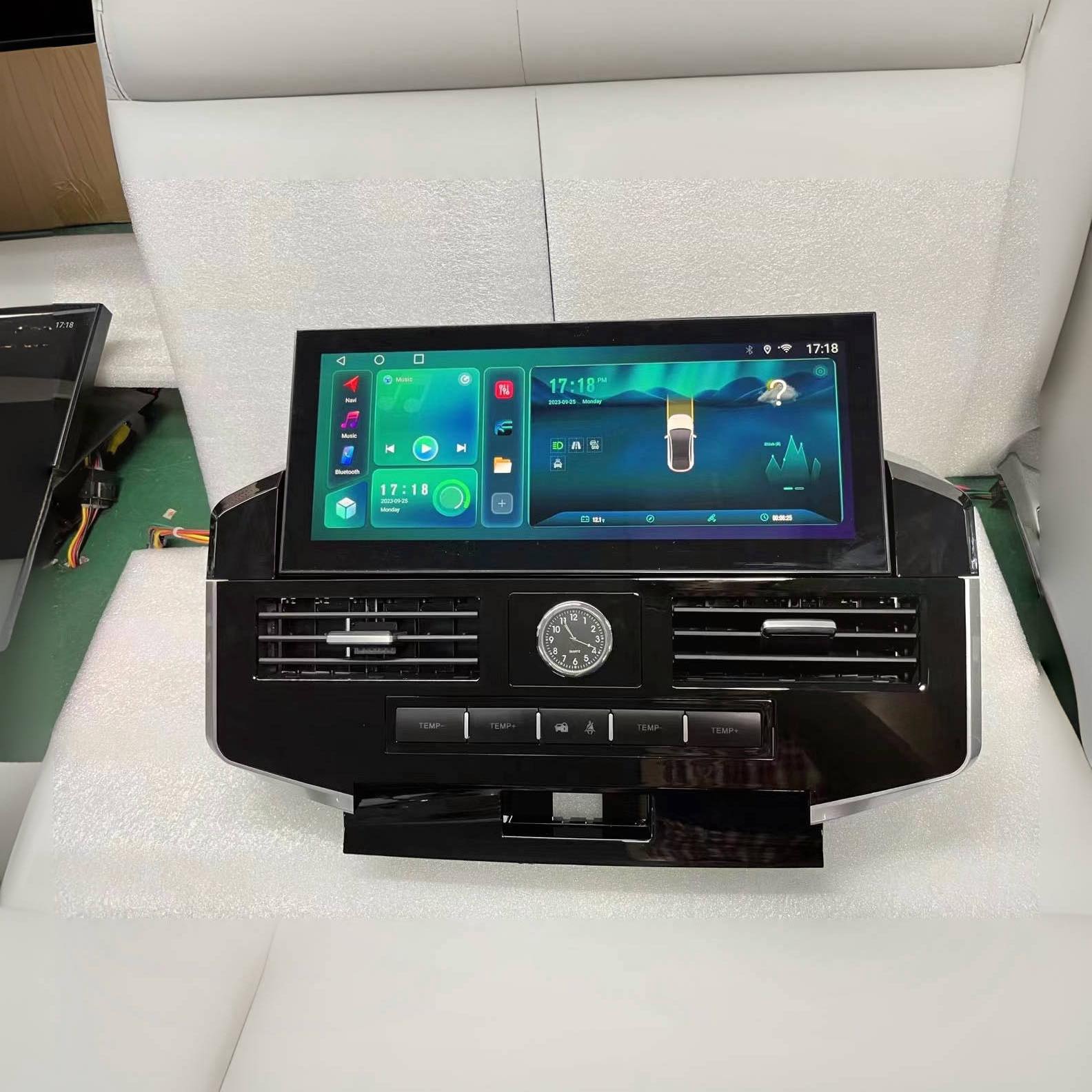 Mercedes-Benz Vito upgraded with an Android-based large-screen ...