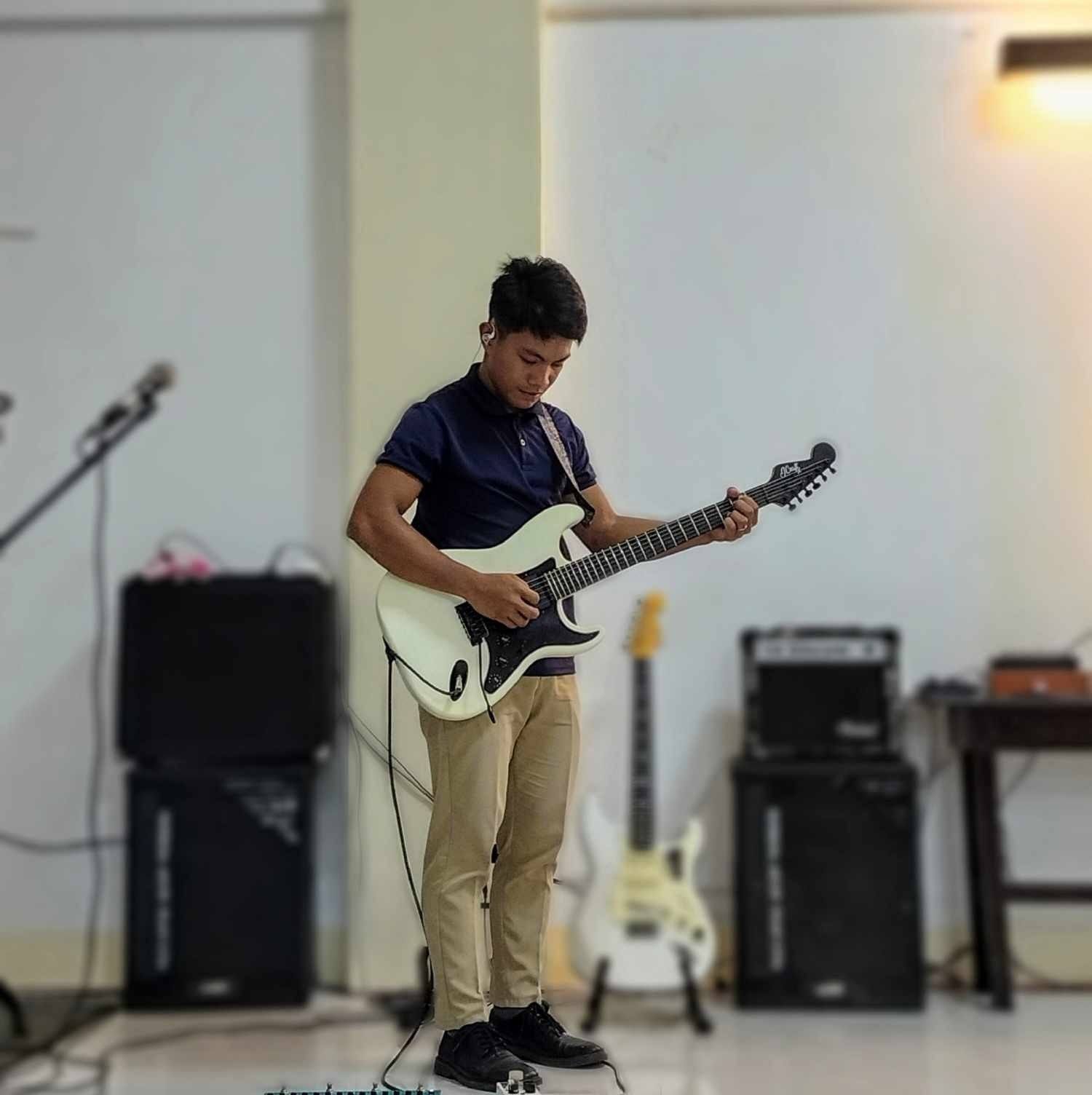 Quick sound demo lang ulit!🔥 Gears 🎸: Fermata FT-1 🎛️: Fermata Tank-G ...