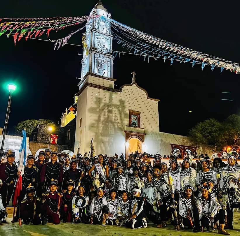 Danza De Apaches Y Franceces De Camacho