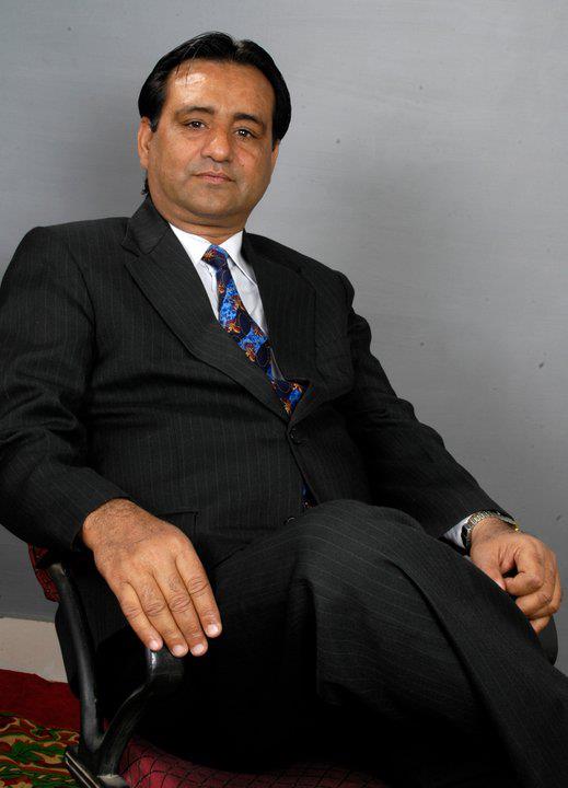 Dr R Q Khan