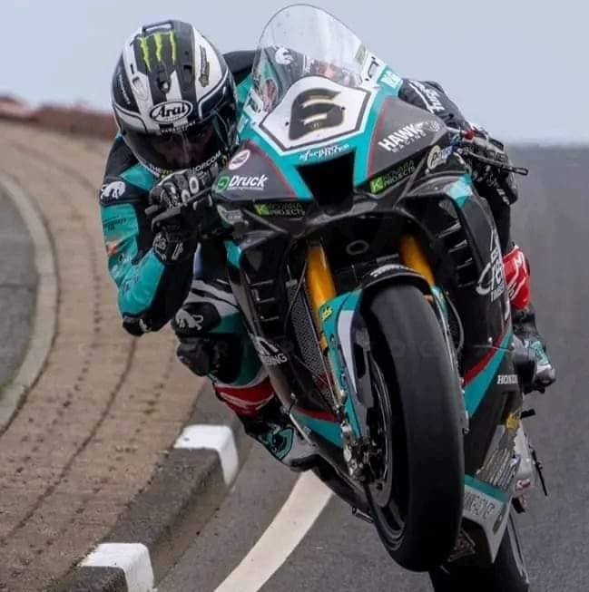 Is the Kawasaki ZX-10RR really worth the extra money over the ZX-10R ...