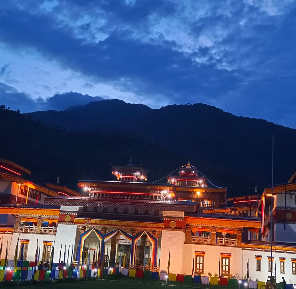 ༼དཔལ་ཡེ་ཤེས་མགོན་པོའི་སྐོར།༽ ༈ ཡེ་ཤེས་མགོན་པོ་ཕྱག་བཞི་པ་ཚལ་ལུགས་ཀྱི ...