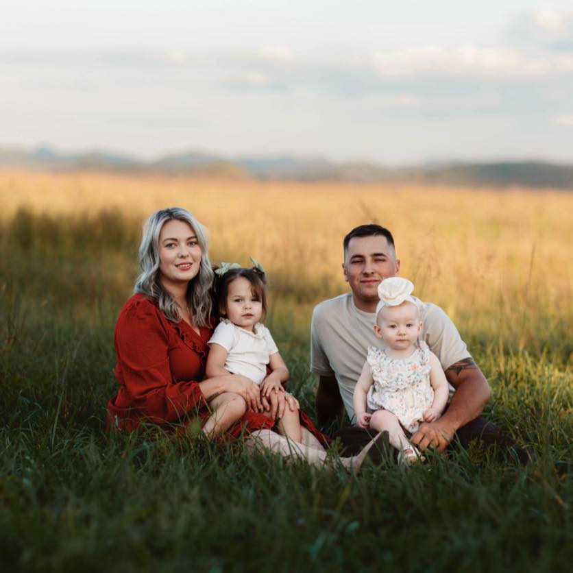 Ariana Roberts (@ariana.roberts.668974) • Facebook, Connect with friends