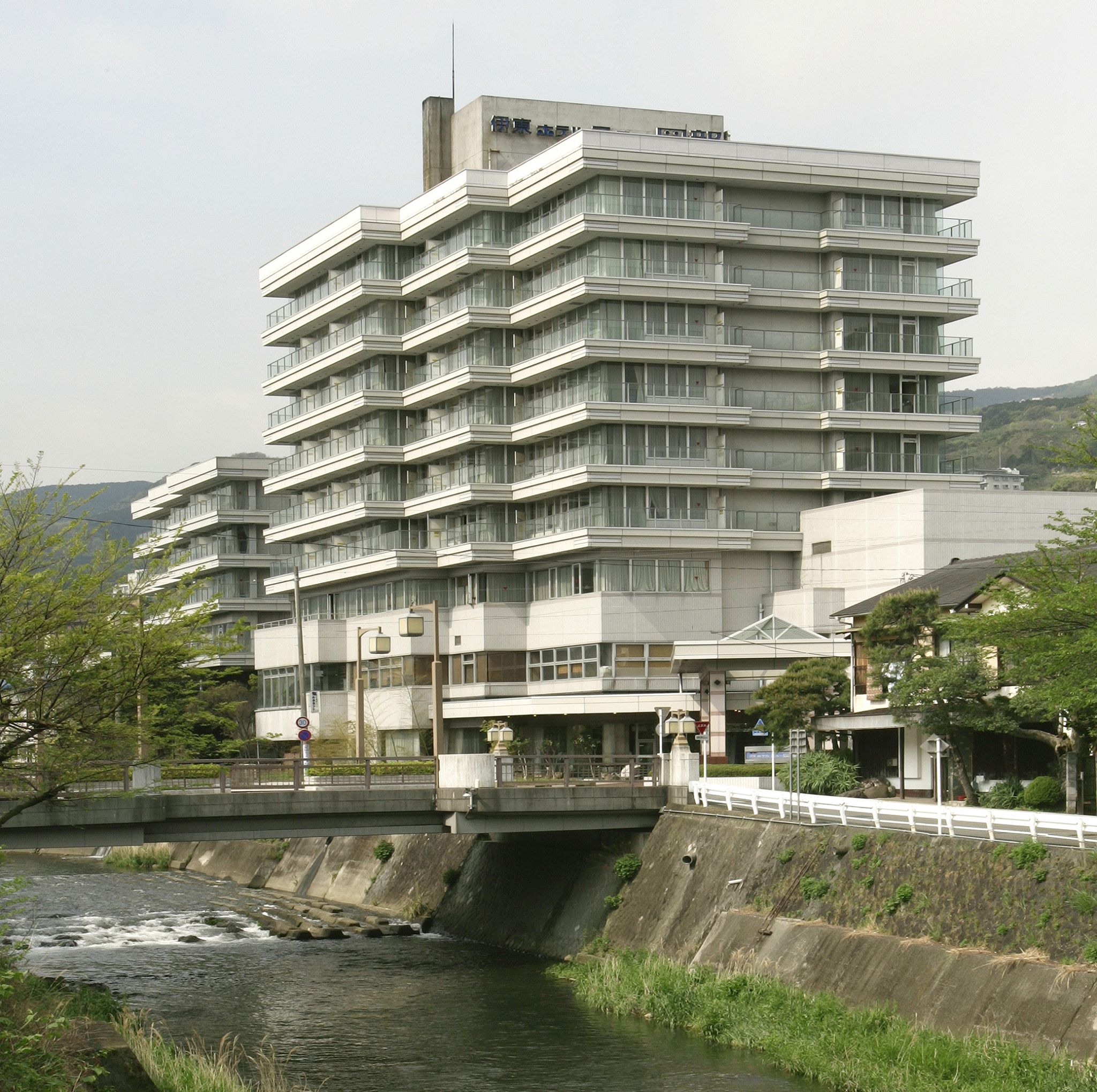 伊東 ホテル ニュー 岡部