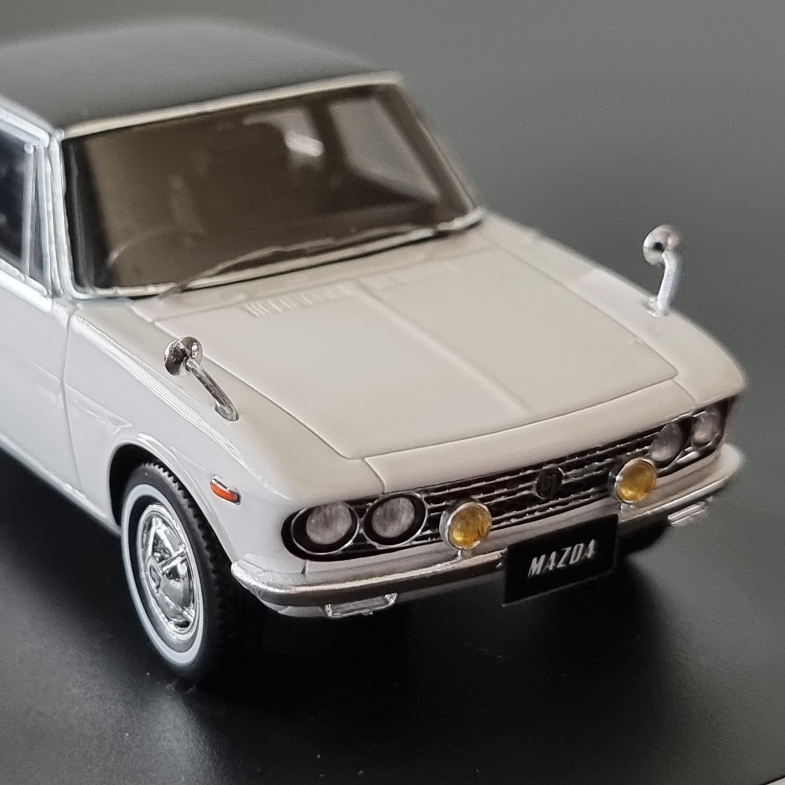 1/43 Mazda Luce Hardtop GSII (LA22S) 1972