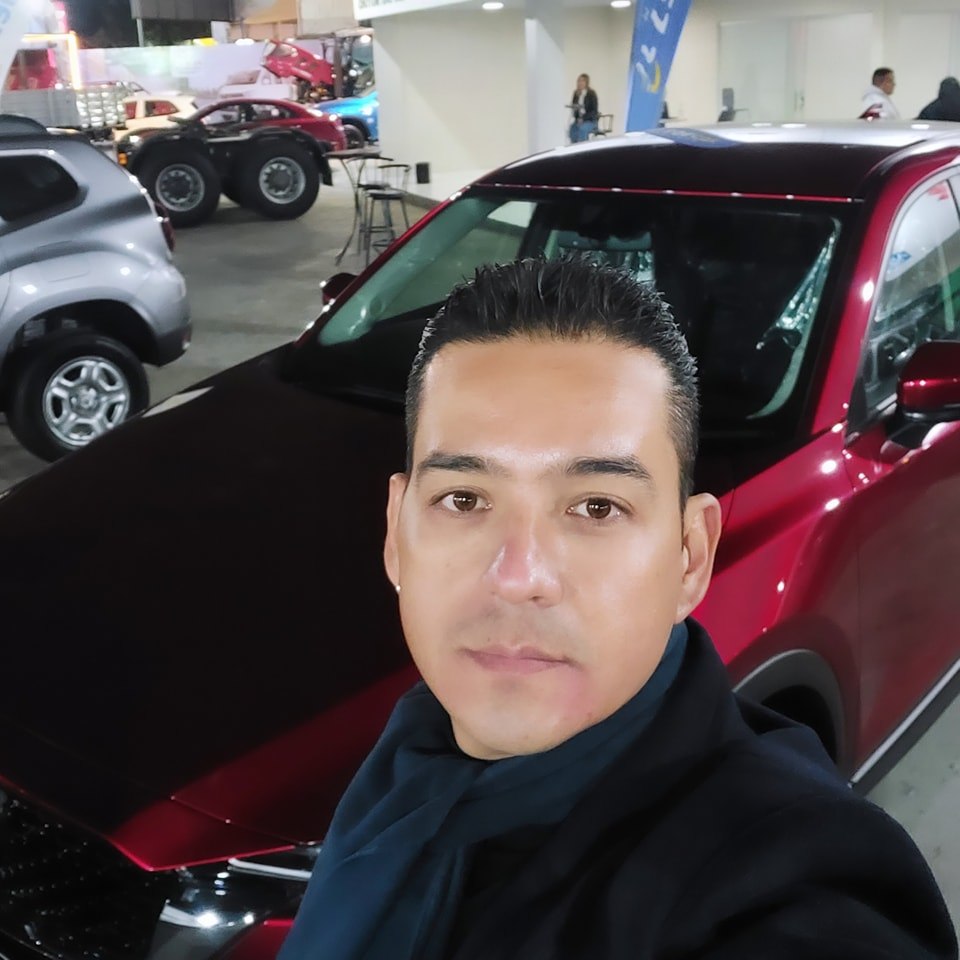 Rolando Chávez - Ejecutivo de Ventas