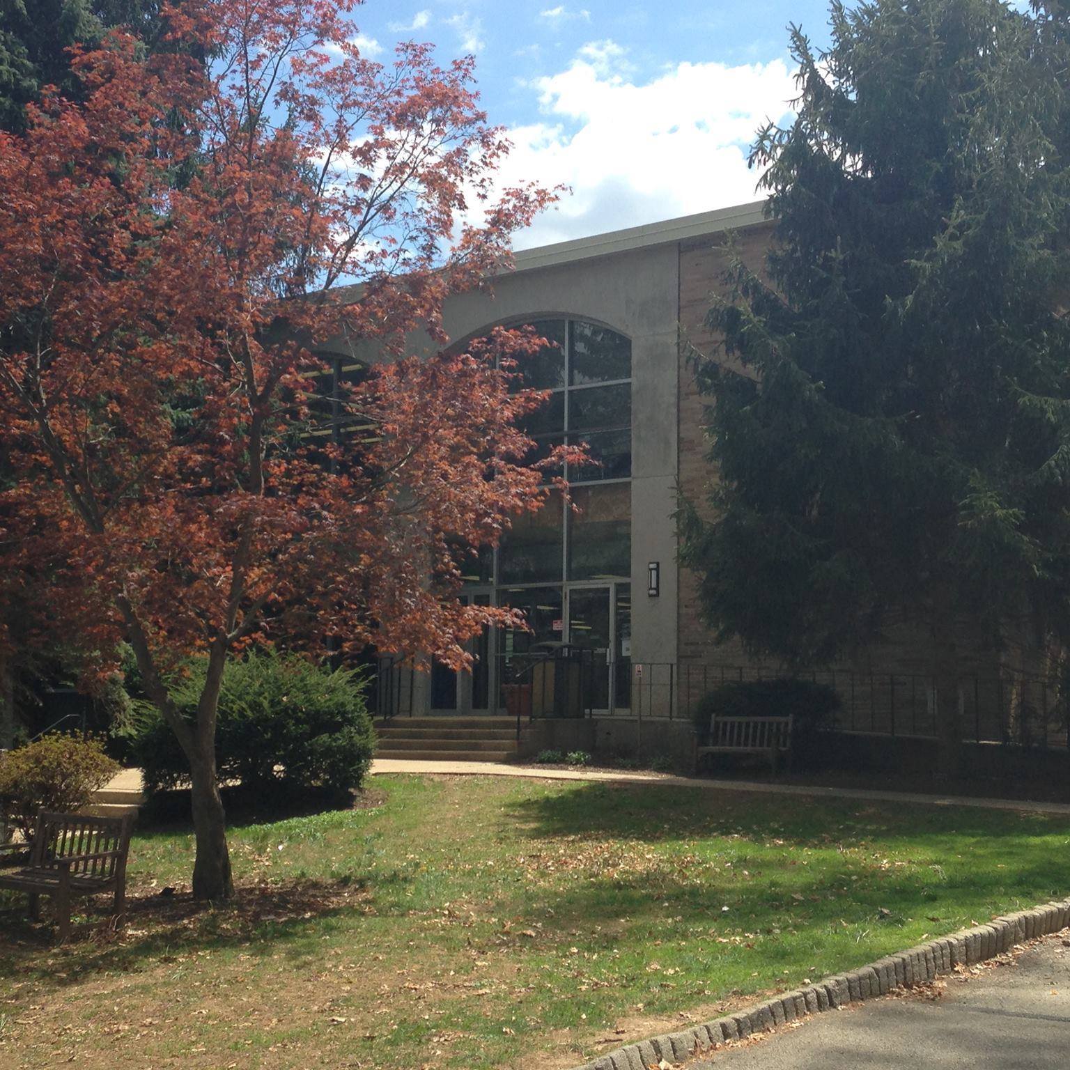 Holy Spirit Library | Wayne PA