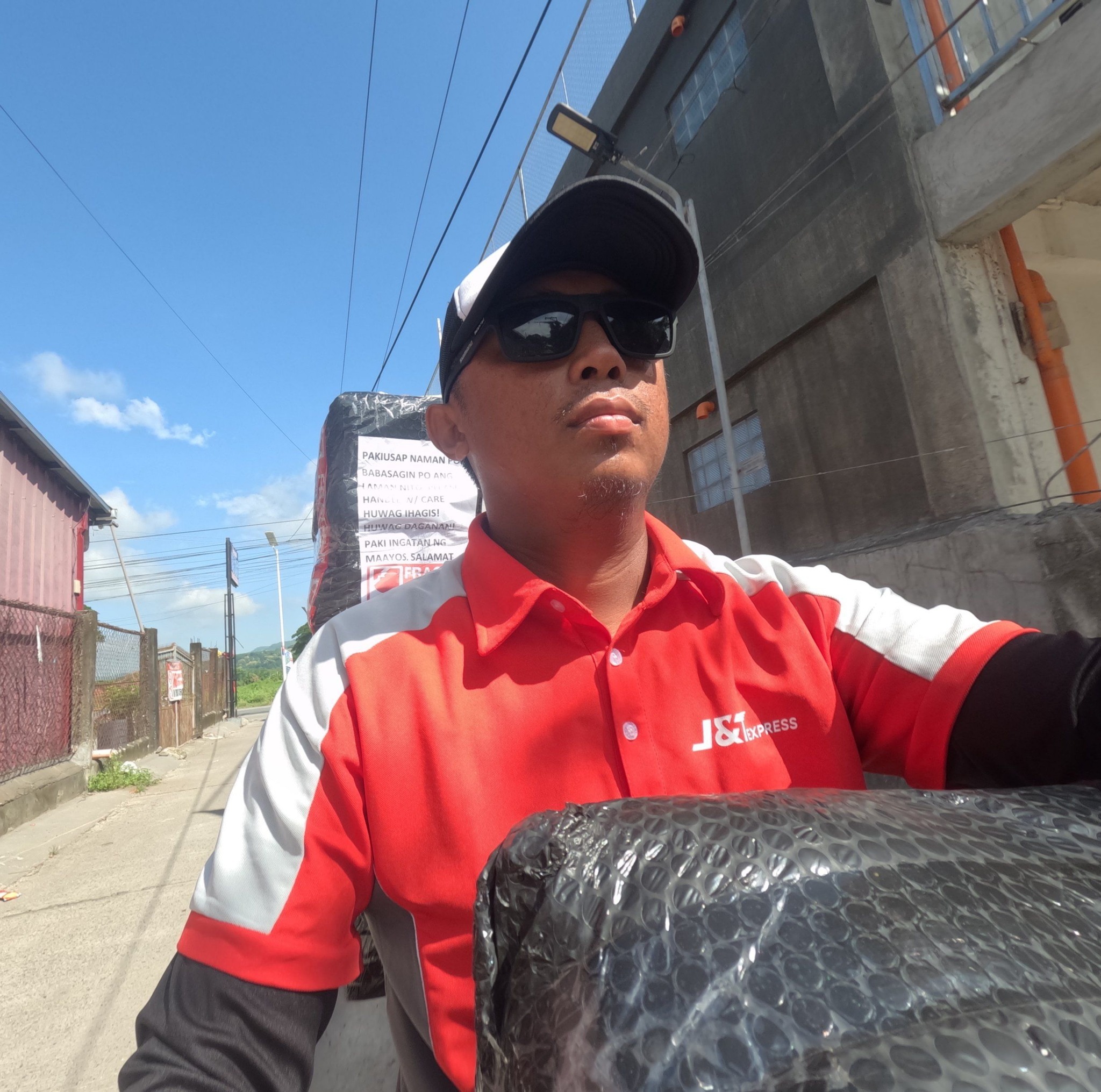 Samuel Pasag - Ano nga ba? #JNT #parcel #BuhayDeliveryRider | Facebook