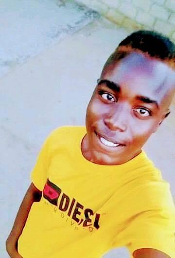 Skinny boy rapper Snipper Hustle