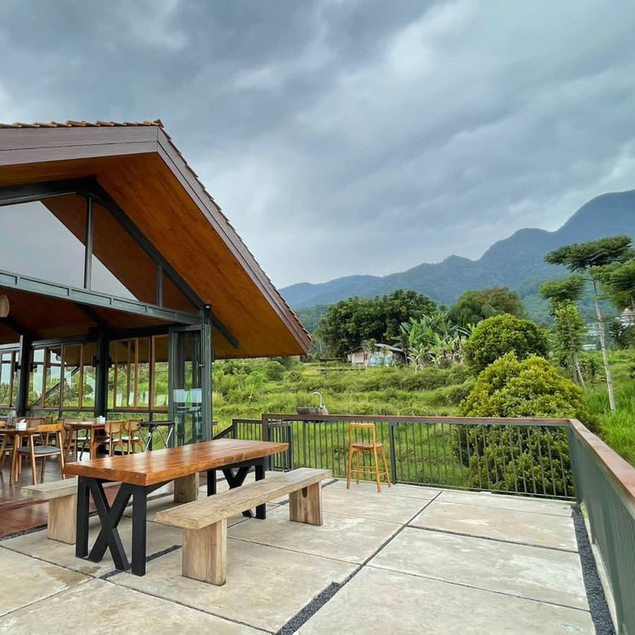 Langit Teduh Resto & Resort by Roti Bakar Eddy