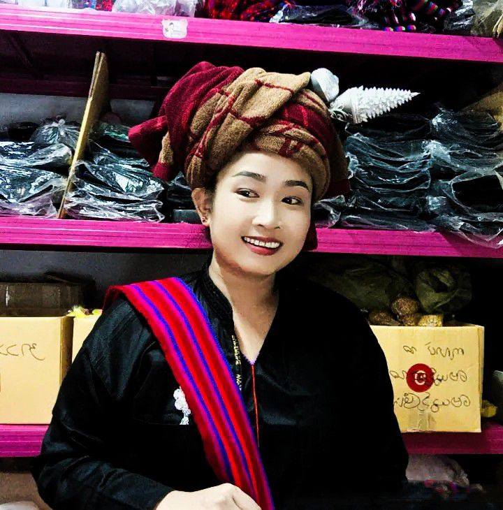 ☺️အဝ်မုဲင်မောင်🥰 | Pa Oh Mu