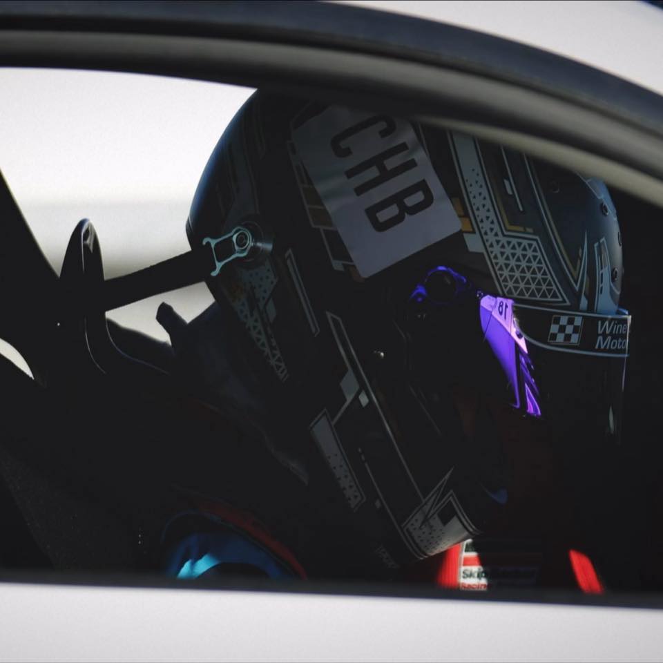 My racing buddy (who is fast AF), can’t drive for 💩 on the sim & feels ...