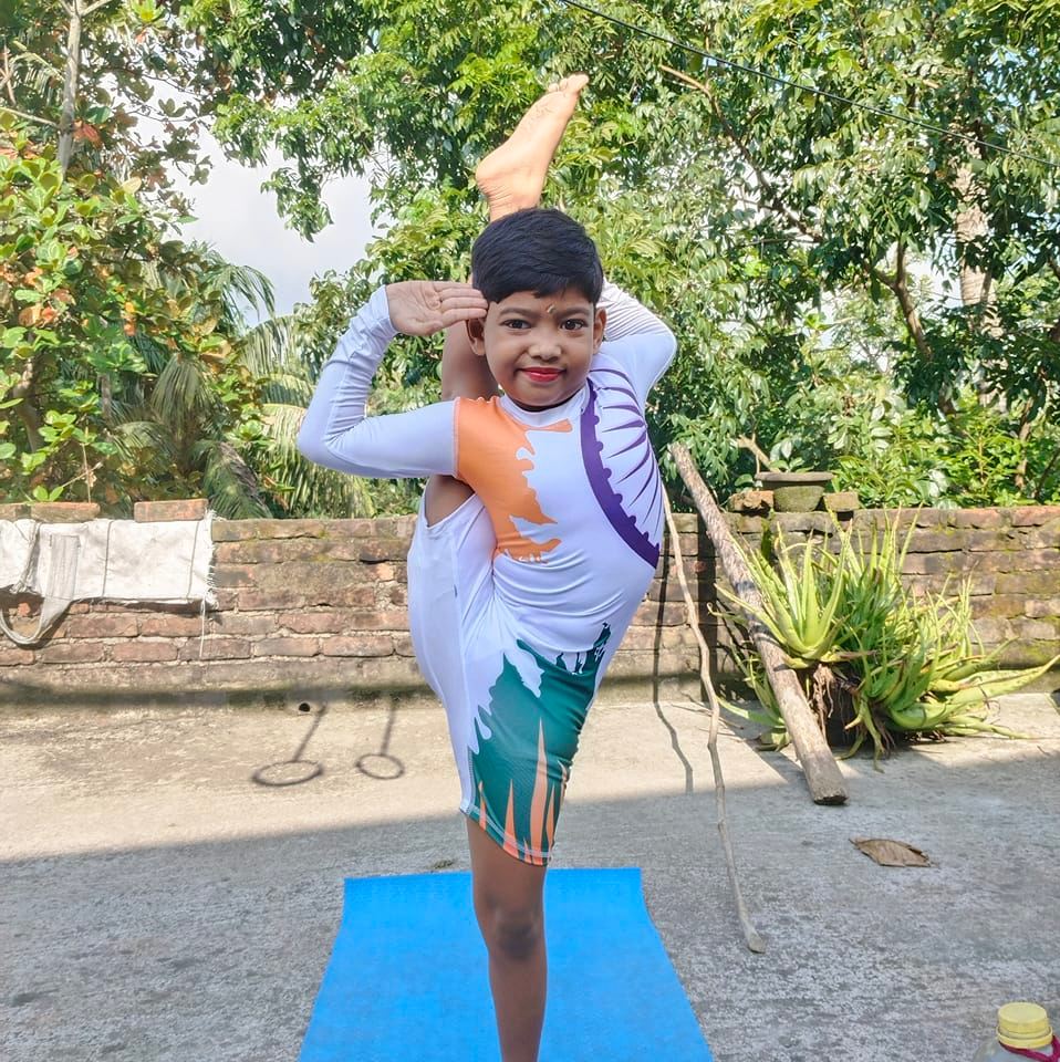 Advance Hand Balance Practice Time In My Class! #yoga #yogapractice #fb ...