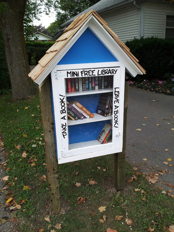 Commercial Street Mini Free Library | Milton ON